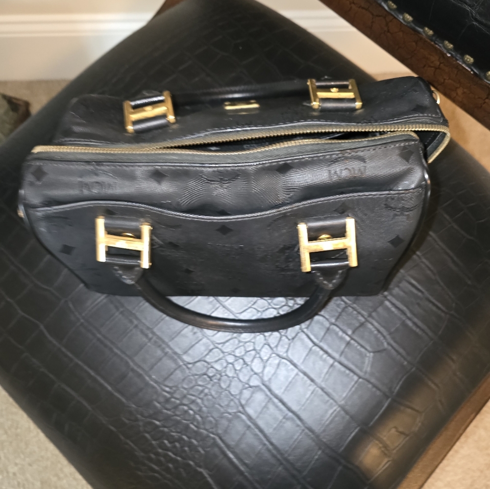 MCM 25 - Picture 2 of 3